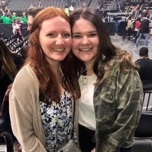 Meet your Posher, Kayla